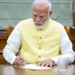 மோடி போட்ட முதல் கையெழுத்து 2…