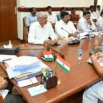 அரசு ஊழியர்கள் ஓய்வு வயது 62…