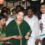 அம்மா இலவச திருமண மண்டபத்தில் ஜெயலலிதா