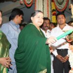 மண்டப இடிப்பை அம்பலப்படுத்திய ஜெயலலிதா