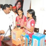 பள்ளிகளில் எல்லாம் பரிசோதனைக் கூடங்கள்