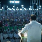 எடப்பாடிக்கு ஜே போடும் விஜய் ரசிகர்கள்