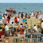 கடற்கரையில் ஒரே மாதிரி கடைகள் அமைக்கும்…