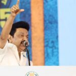 தனுஷ் சினிமா பாணியில் அரசு பள்ளிகளுக்கு…