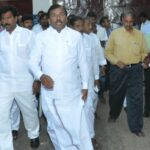 பேருந்து நிழற்குடையில் மீட்கப்பட்ட உரிமை