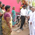 கடைகள் மூலம் குப்பை அகற்றம்