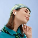 ஹியர்போன் இசை காதுக்கு அழகு .?