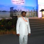 சொந்த செலவில் சிங்கப்பூர் பயணம்