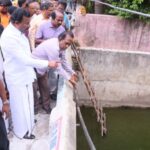 கூவம் நதியில் கழிவு நீர் பாதை…