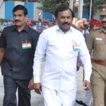 வாரச்சந்தையில் வருமானம்