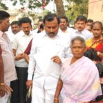 புகார் மனுக்கள் பெறுவதில் நடந்த குளறுபடிகள்