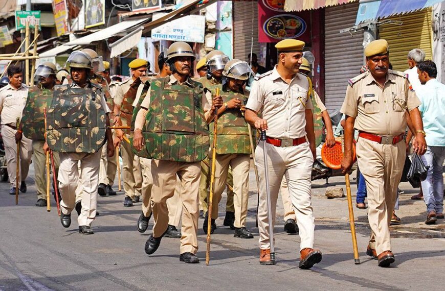 காவல் துறை, ராணுவம் எது வலிமையாக…